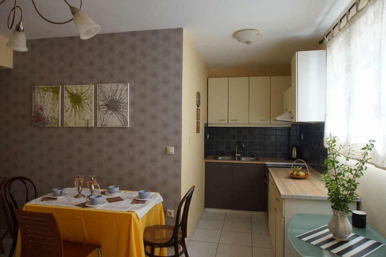 Christinas Garden Apartment Patras